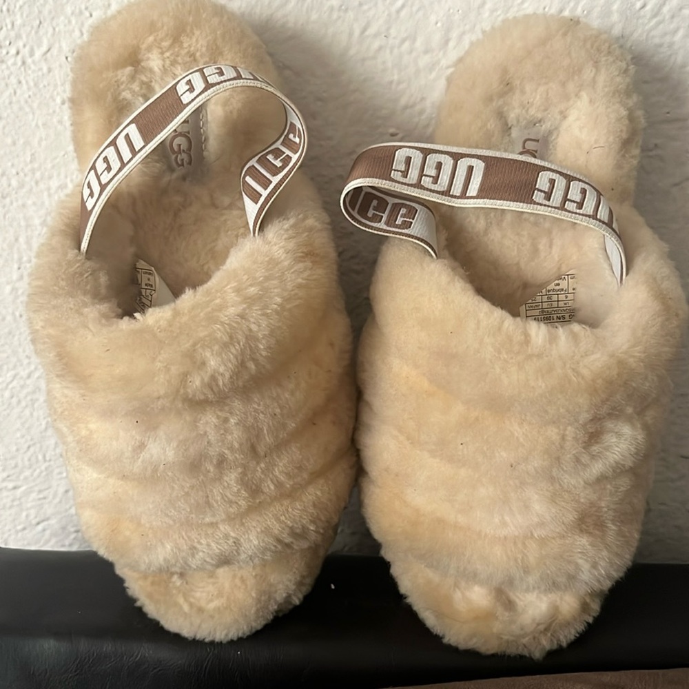UGG FLUFF YEAH Slide Women's size 8